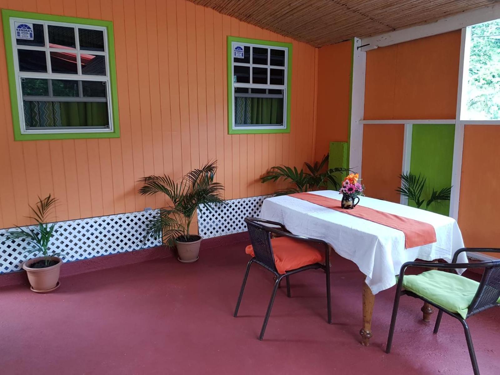 Salz Cozy Inn Roseau Exteriör bild